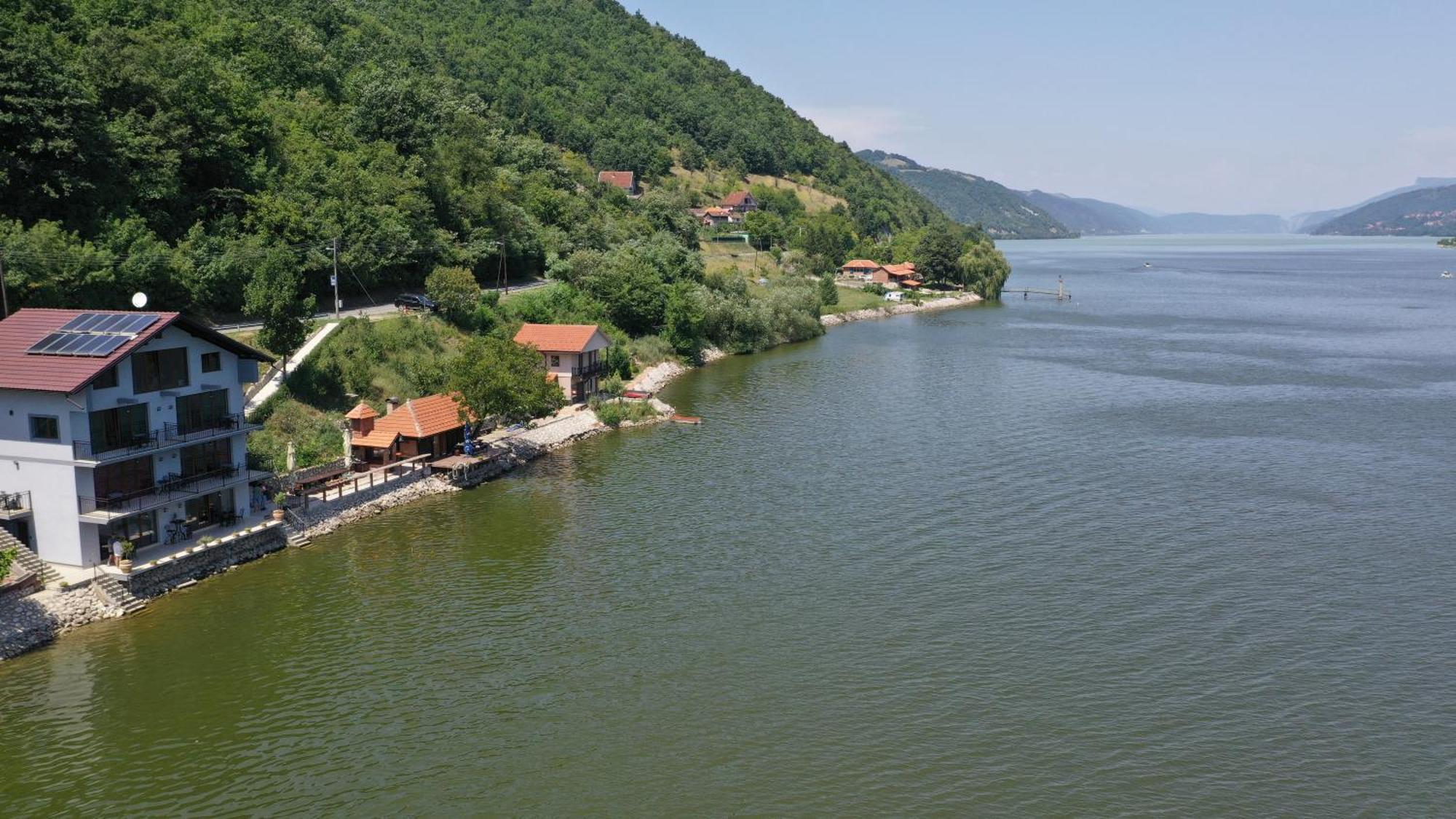 Dunavska Vila Milosavljevic Donji Milanovac Buitenkant foto